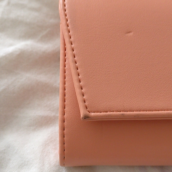 Matt & Nat coral Vera wallet - Picture 3 of 8